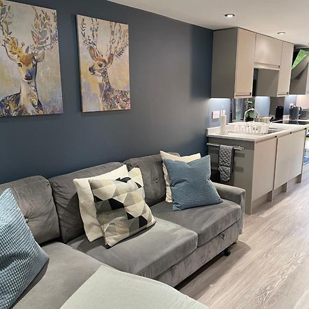 One Bedroom Apartment, Driveway, Bracknell Centre Exteriör bild