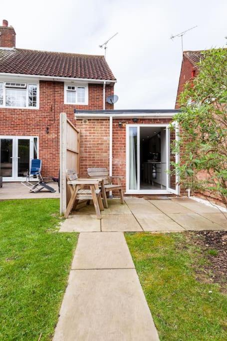 One Bedroom Apartment, Driveway, Bracknell Centre Exteriör bild